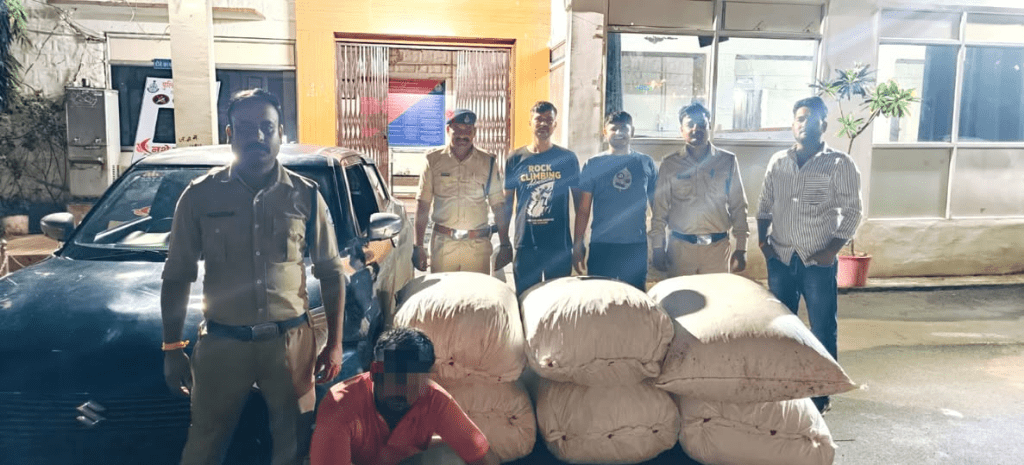 सीतामऊ पुलिस की बड़ी कार्रवाई: थाना प्रभारी कमलेश प्रजापति के नेतृत्व में 194 किलो डोडाचूरा सहित तस्कर गिरफ्तार, कार जब्त