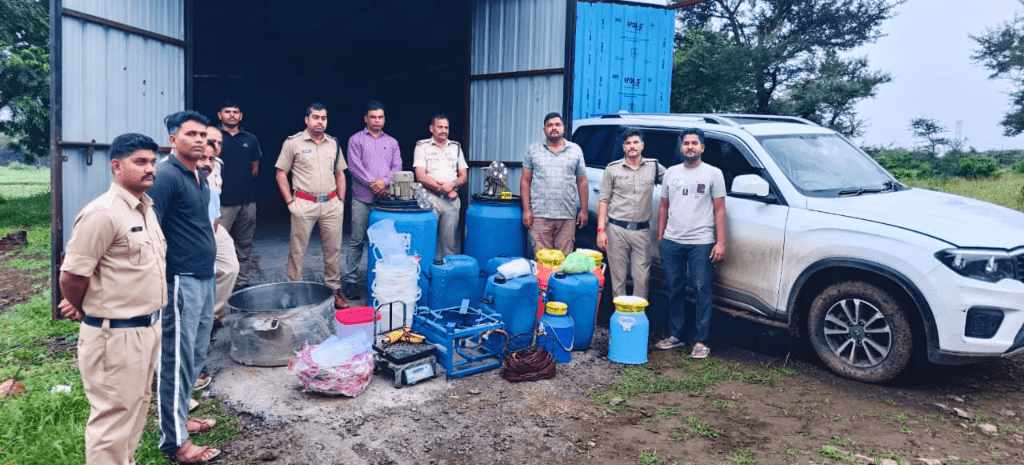 सीतामऊ पुलिस टीम ज़ब्त एमडी ड्रग्स, केमिकल ड्रम व स्कॉर्पियो एन के साथ